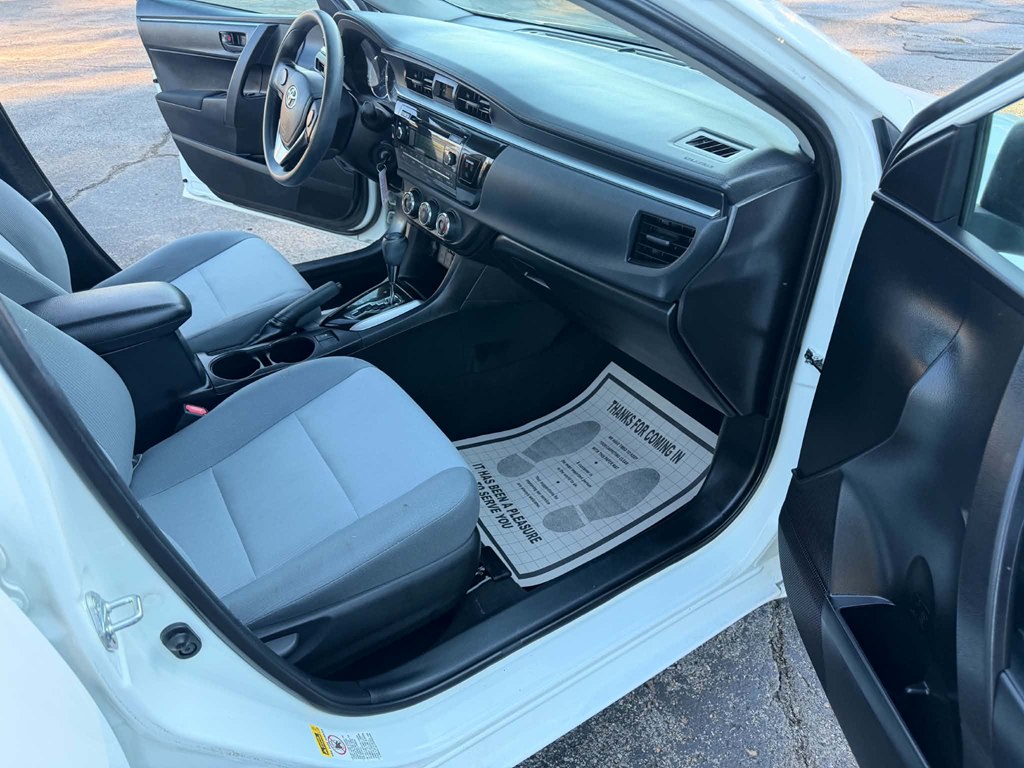 Photo 8 of this TOYOTA COROLLA