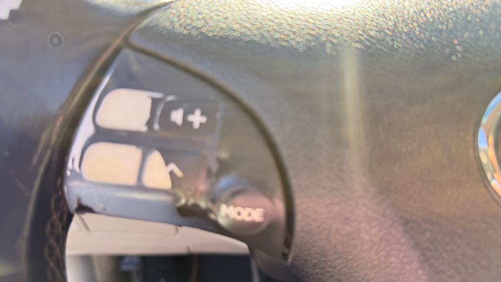 Photo 23 of this LEXUS ES