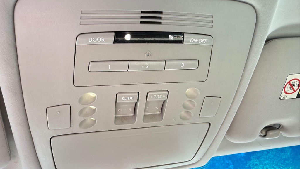 Photo 25 of this LEXUS ES