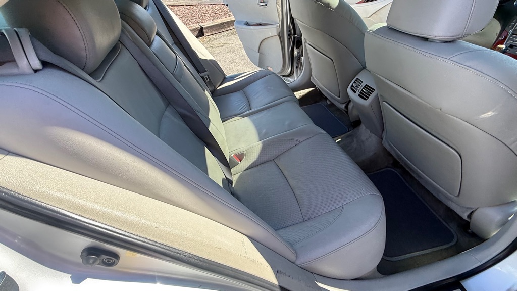 Photo 14 of this LEXUS ES