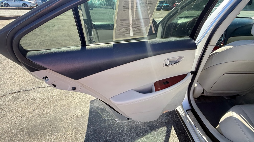 Photo 20 of this LEXUS ES