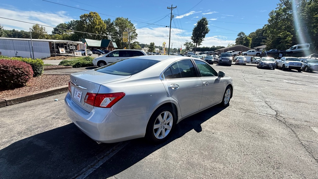 Photo 5 of this LEXUS ES
