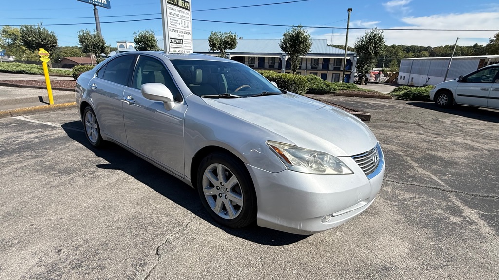 Photo 2 of this LEXUS ES