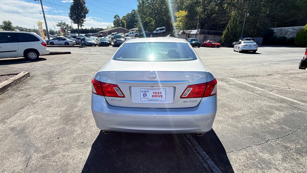 Photo 8 of this LEXUS ES