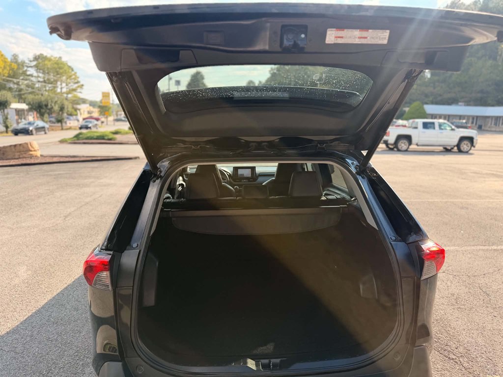 Photo 6 of this TOYOTA RAV4