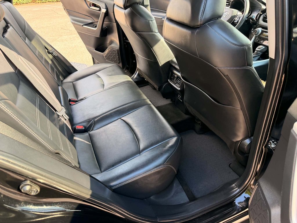 Photo 16 of this TOYOTA RAV4