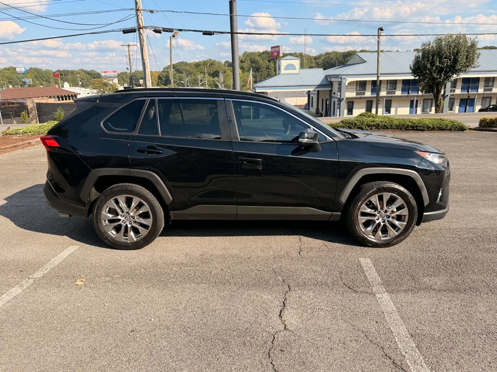 Photo 4 of this TOYOTA RAV4