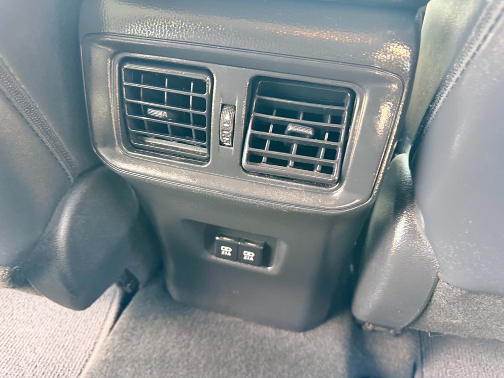 Photo 15 of this TOYOTA RAV4
