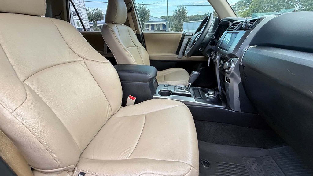 Photo 13 of this TOYOTA 4RUNNER