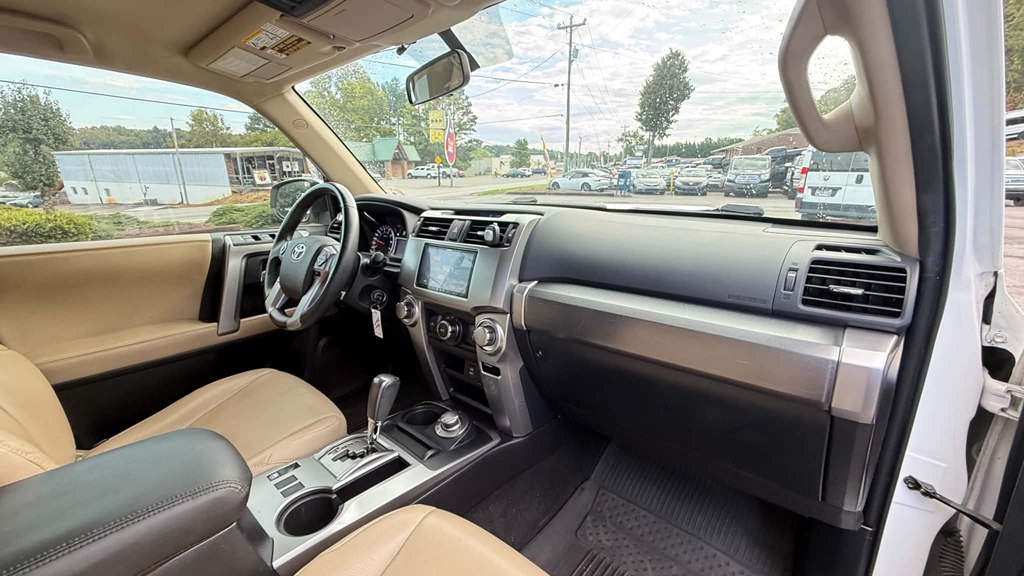 Photo 12 of this TOYOTA 4RUNNER