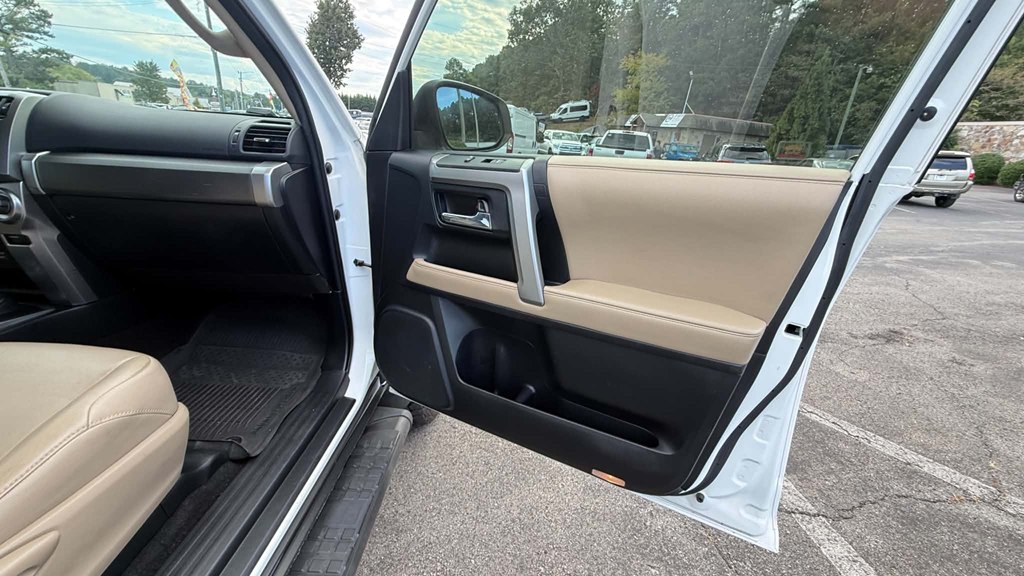 Photo 18 of this TOYOTA 4RUNNER