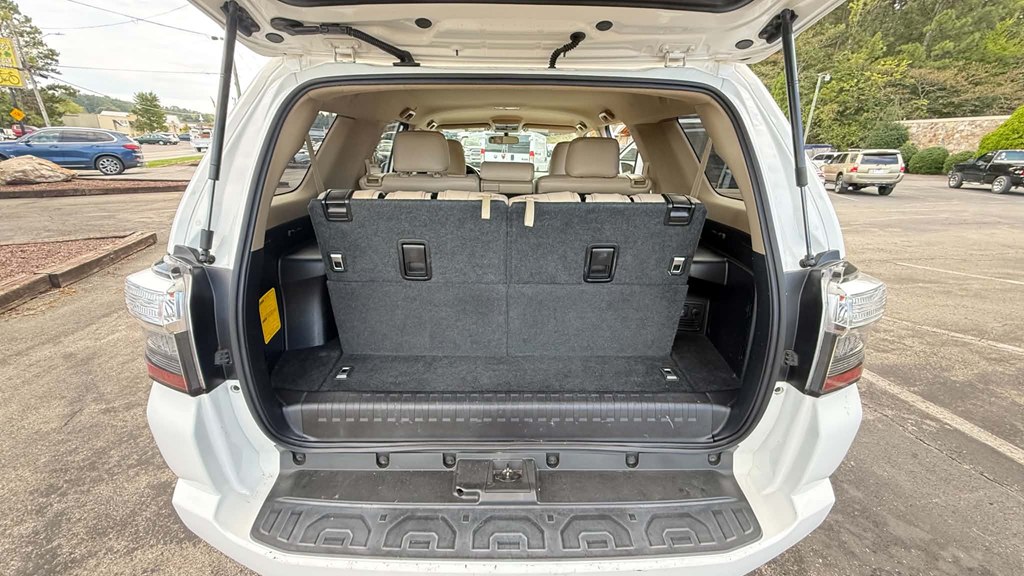 Photo 7 of this TOYOTA 4RUNNER