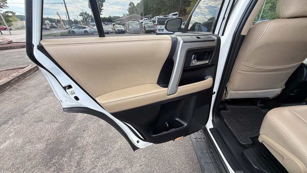 Photo 19 of this TOYOTA 4RUNNER