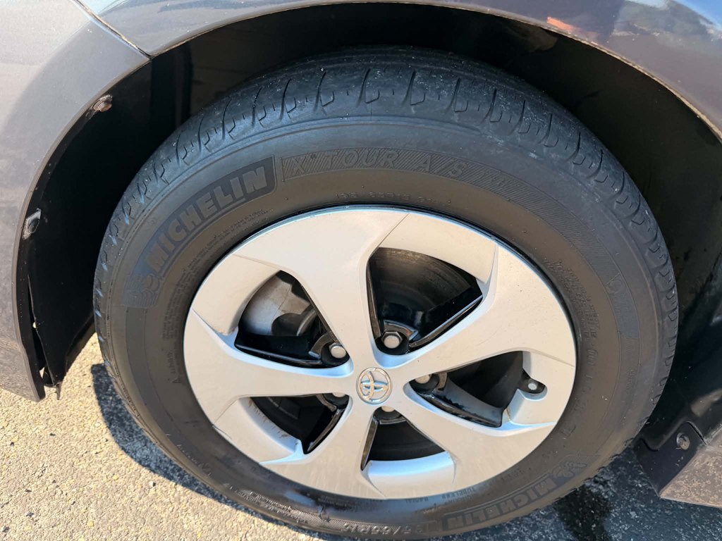 Photo 16 of this TOYOTA PRIUS