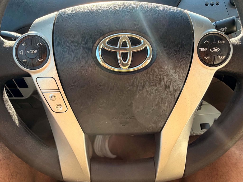 Photo 13 of this TOYOTA PRIUS