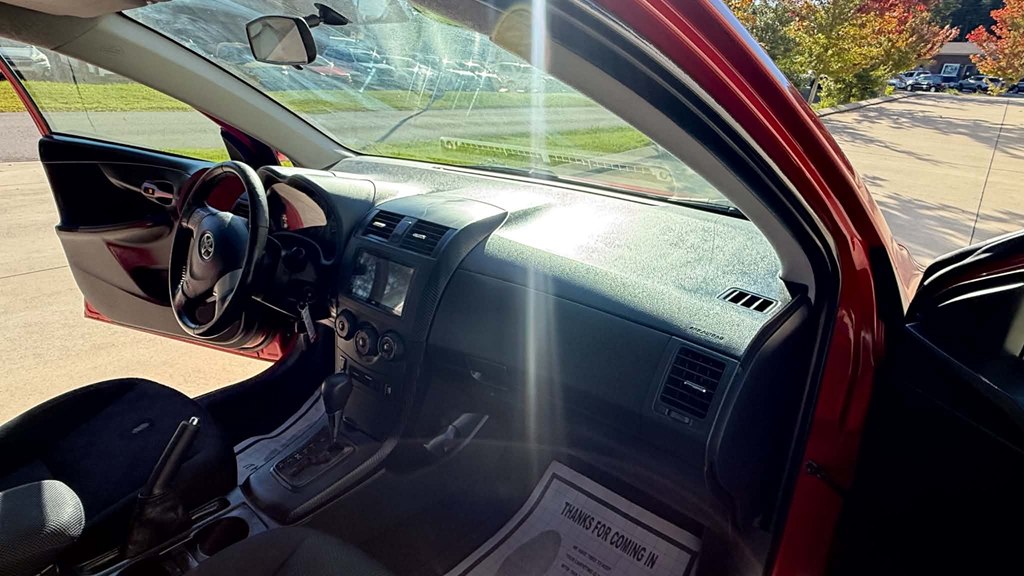 Photo 11 of this TOYOTA COROLLA