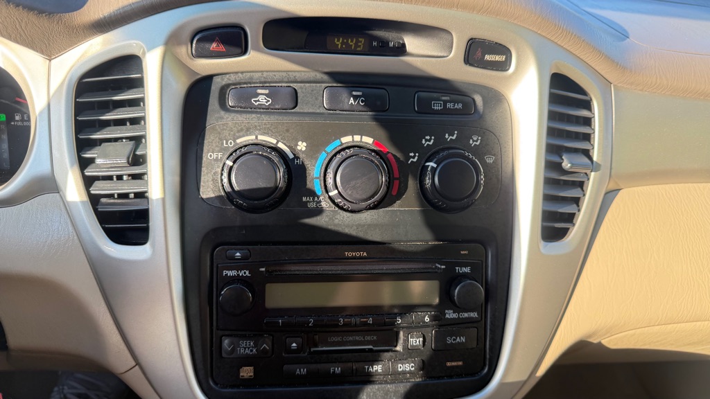 Photo 29 of this TOYOTA HIGHLANDER