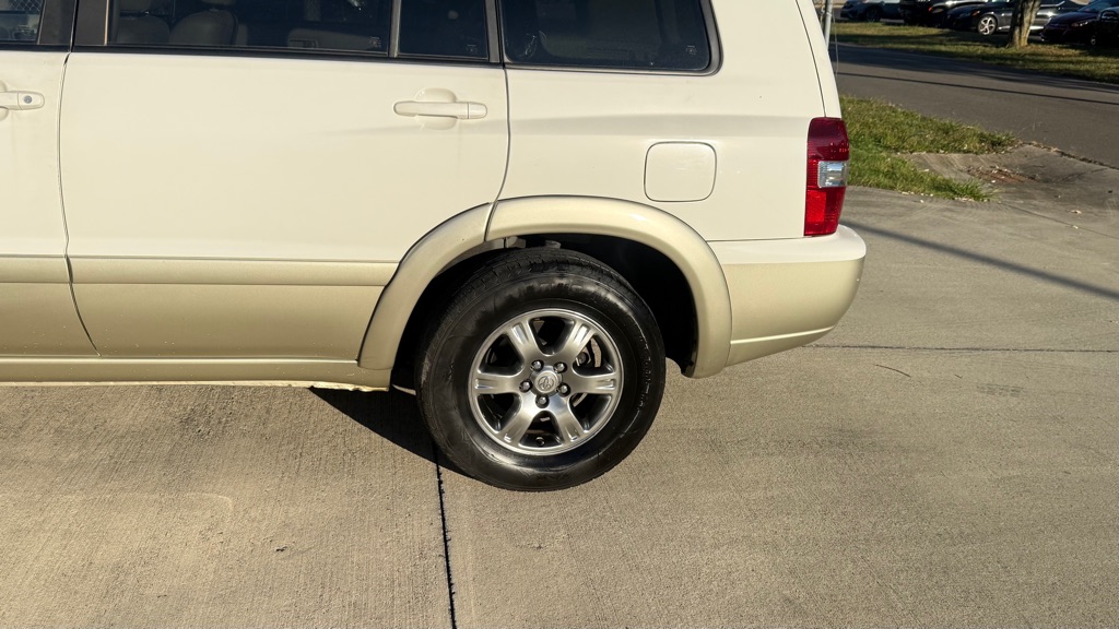 Photo 22 of this TOYOTA HIGHLANDER