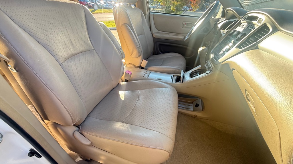 Photo 18 of this TOYOTA HIGHLANDER