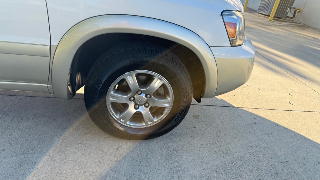 Photo 20 of this TOYOTA HIGHLANDER