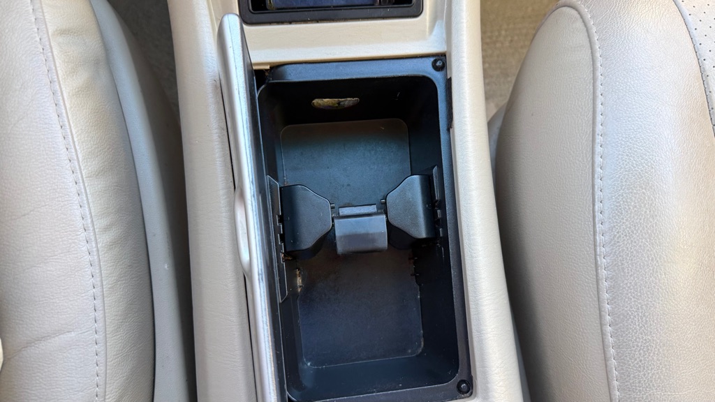 Photo 32 of this TOYOTA HIGHLANDER