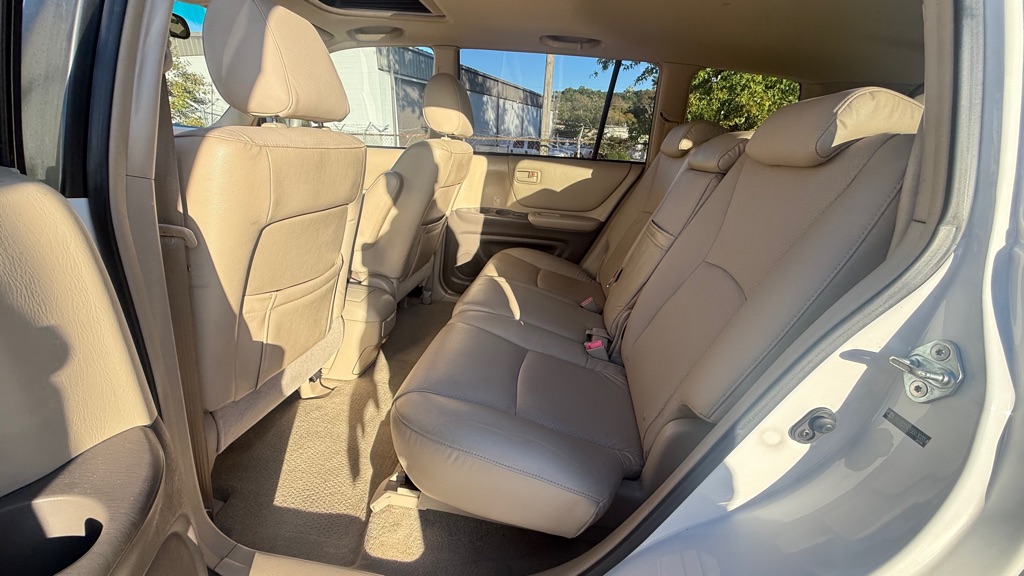 Photo 12 of this TOYOTA HIGHLANDER
