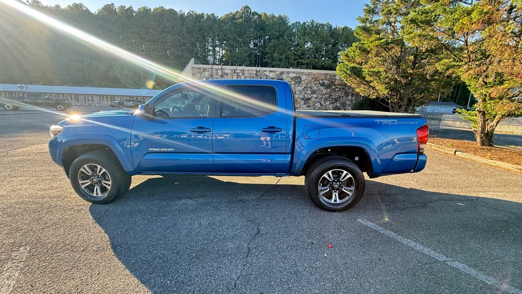 Photo 8 of this TOYOTA TACOMA