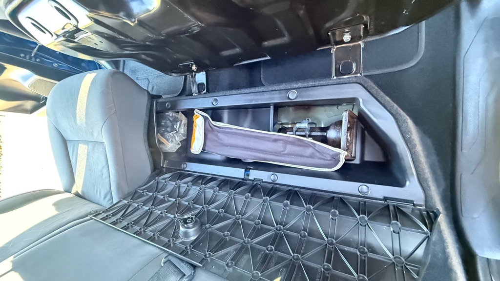 Photo 17 of this TOYOTA TACOMA