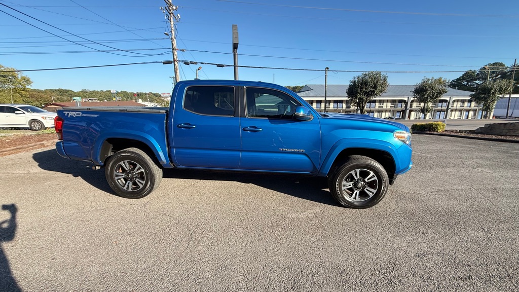 Photo 4 of this TOYOTA TACOMA