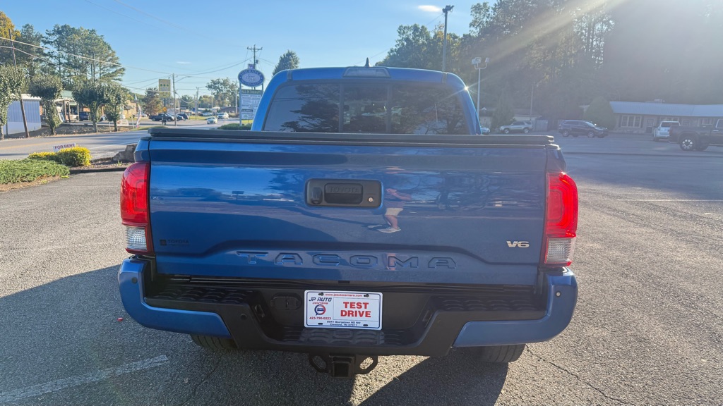 Photo 7 of this TOYOTA TACOMA