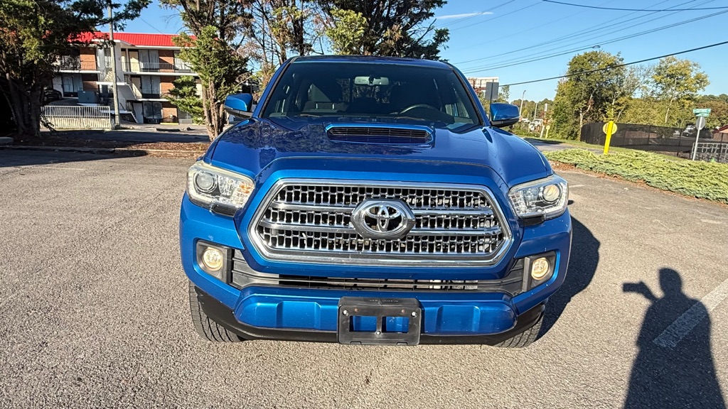 Photo 2 of this TOYOTA TACOMA