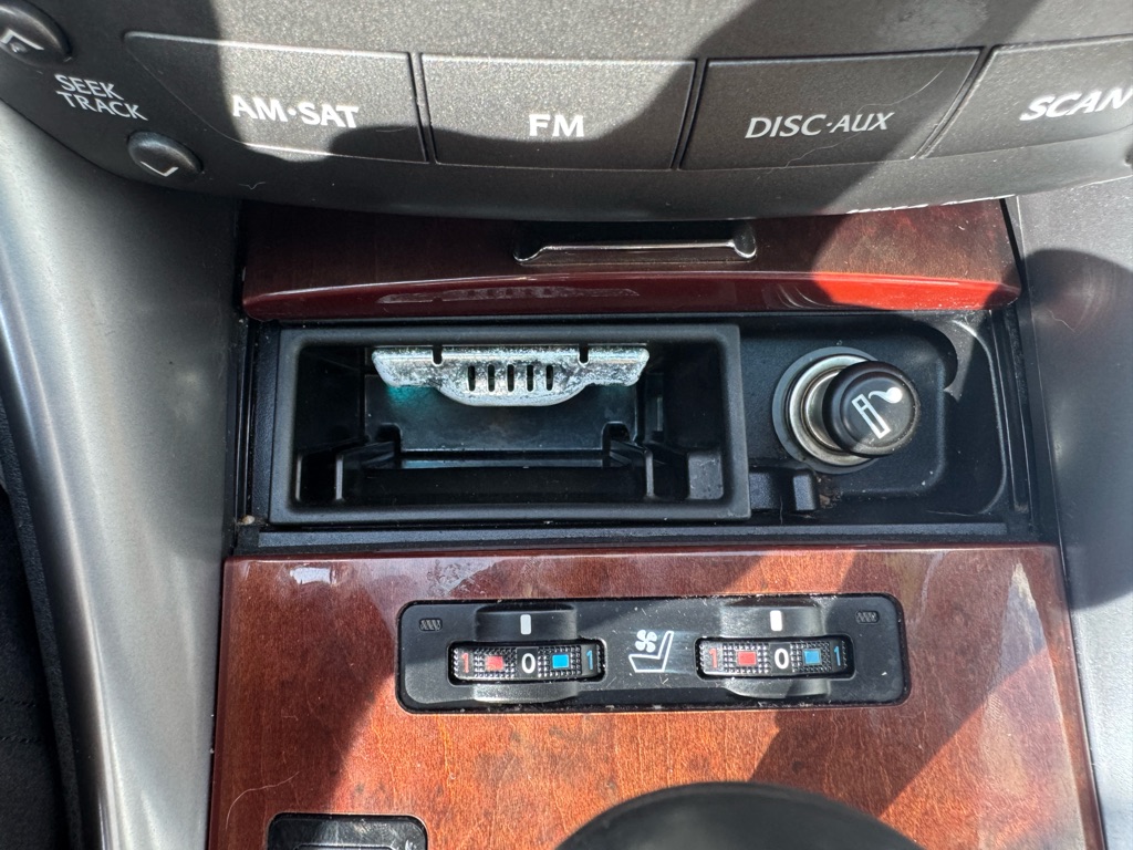Photo 25 of this LEXUS IS