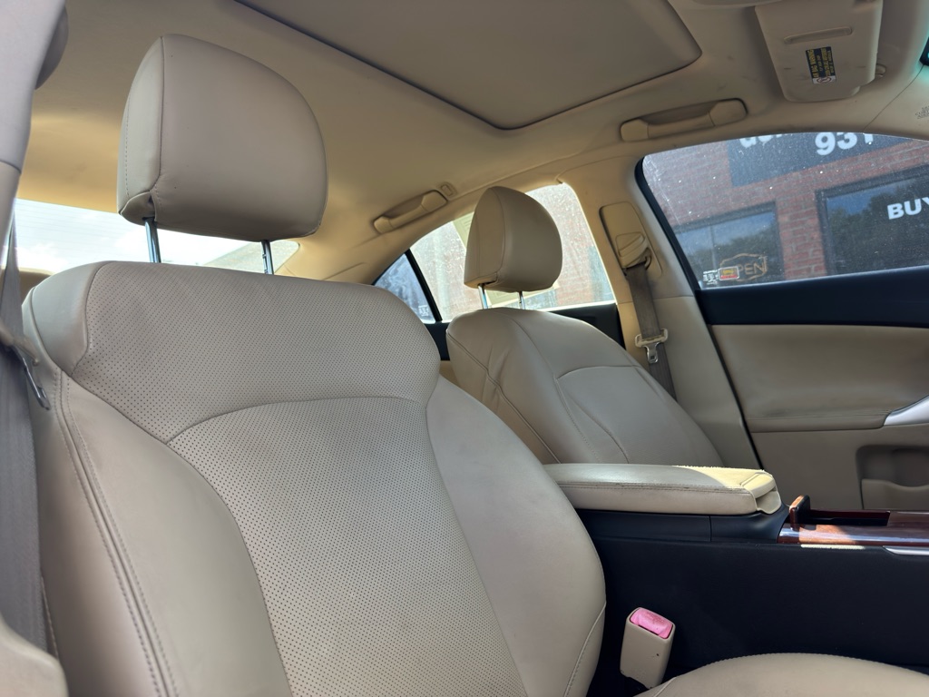 Photo 41 of this LEXUS IS