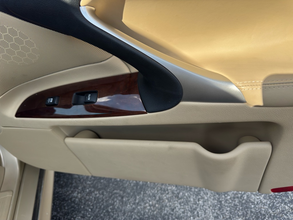 Photo 39 of this LEXUS IS