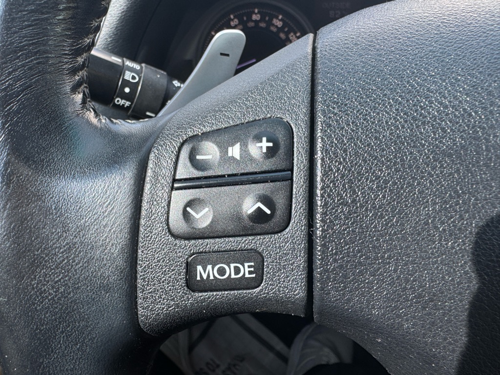Photo 17 of this LEXUS IS