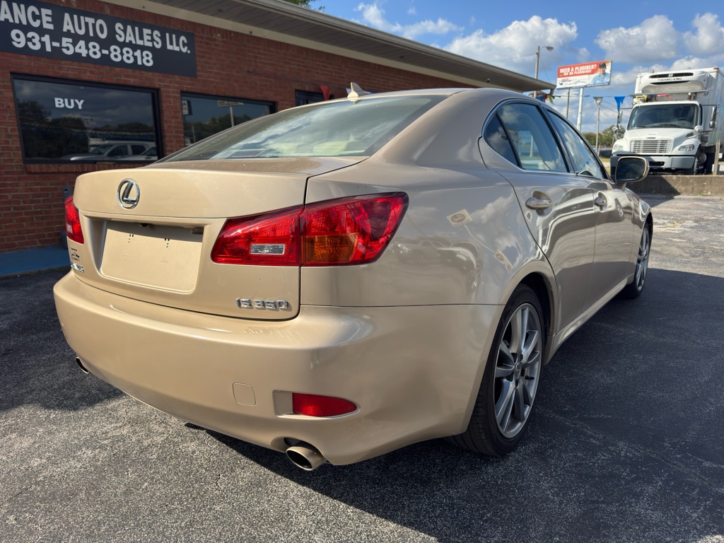Photo 8 of this LEXUS IS