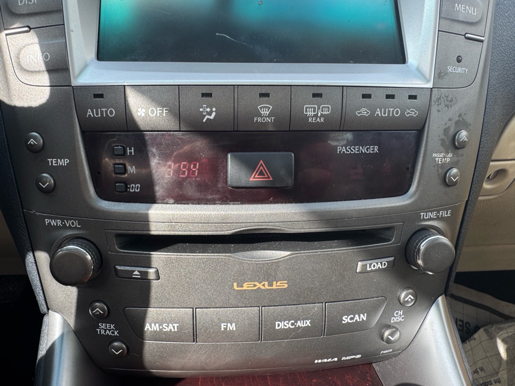 Photo 23 of this LEXUS IS