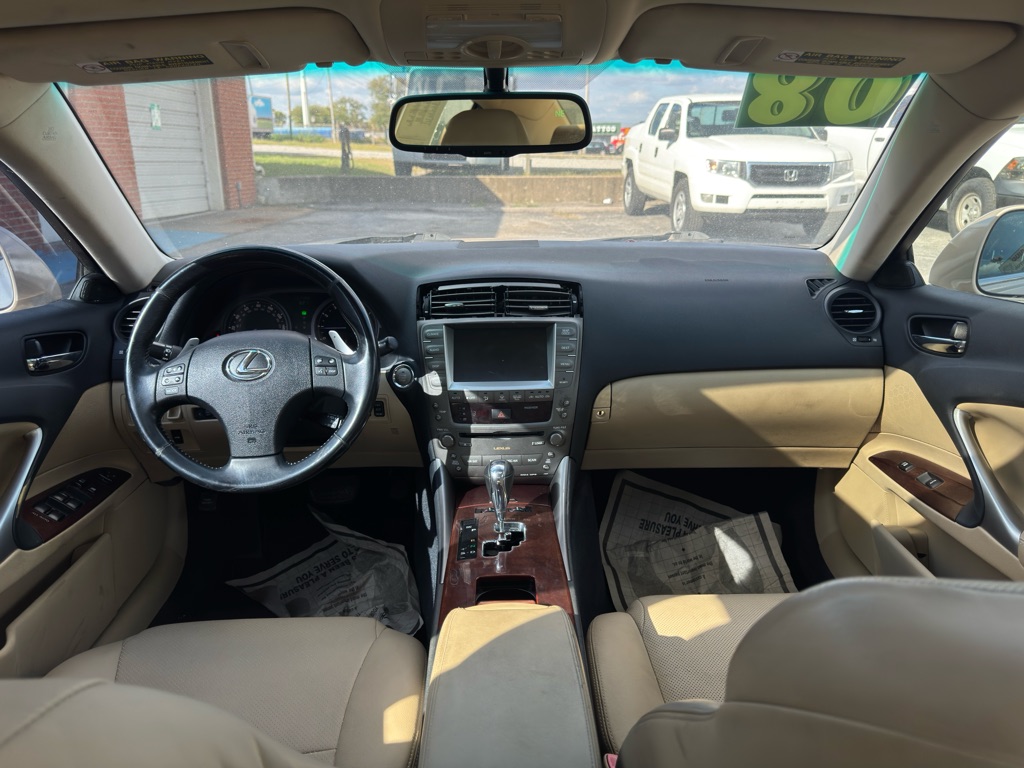 Photo 31 of this LEXUS IS