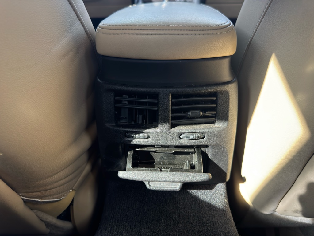 Photo 32 of this LEXUS IS
