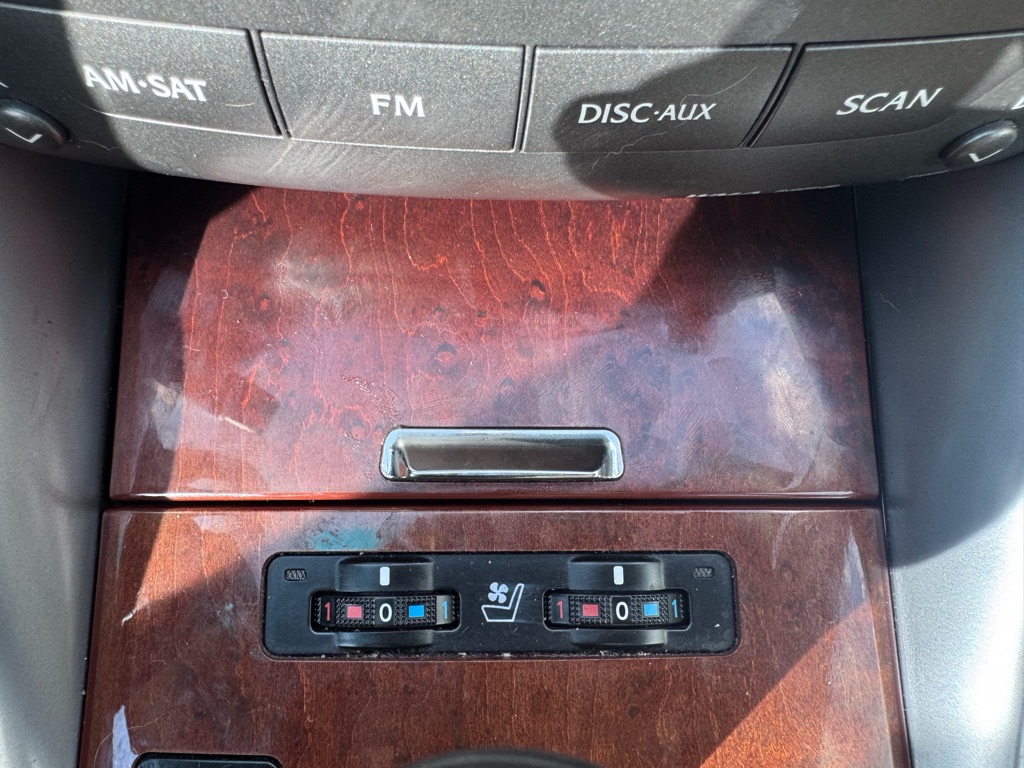 Photo 24 of this LEXUS IS