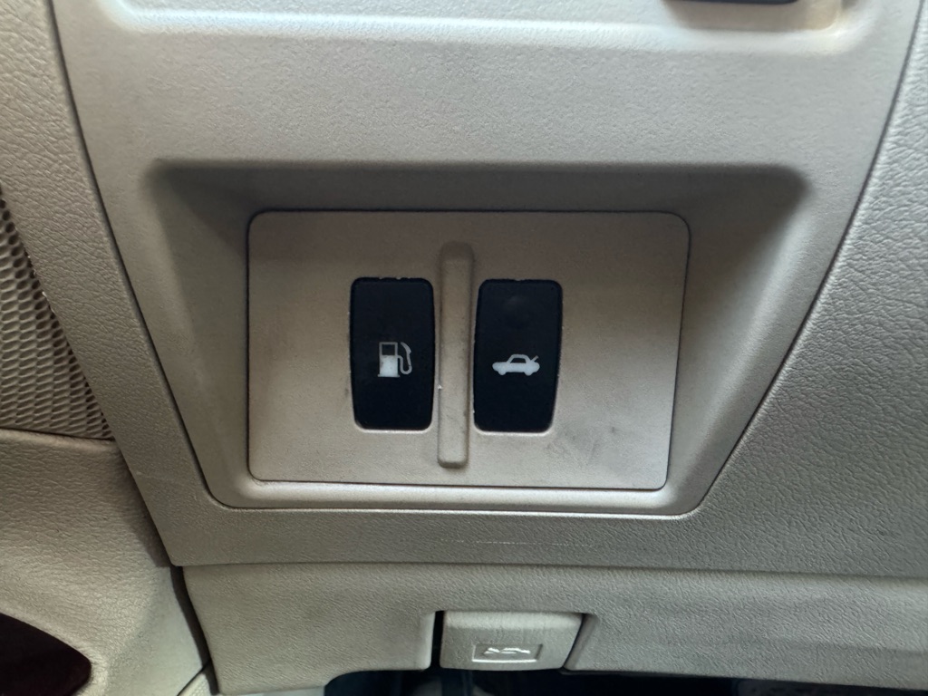 Photo 19 of this LEXUS IS