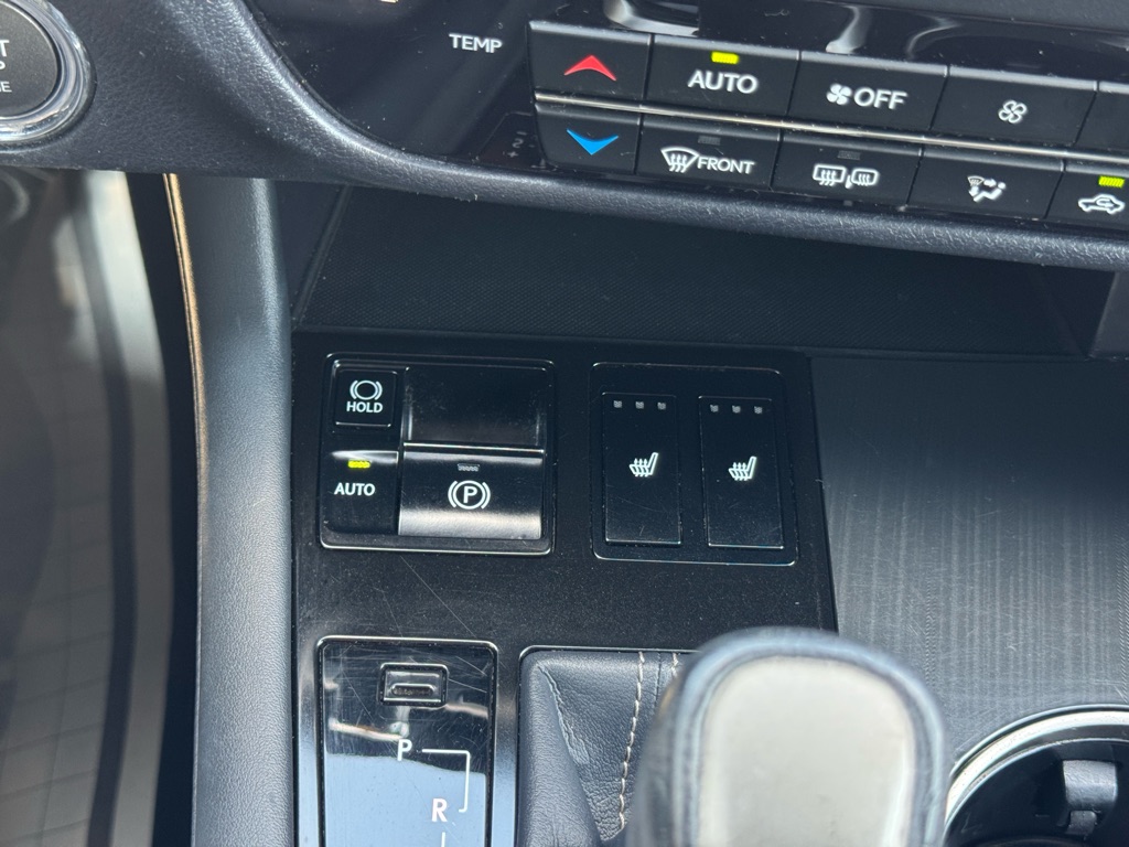 Photo 22 of this LEXUS RX