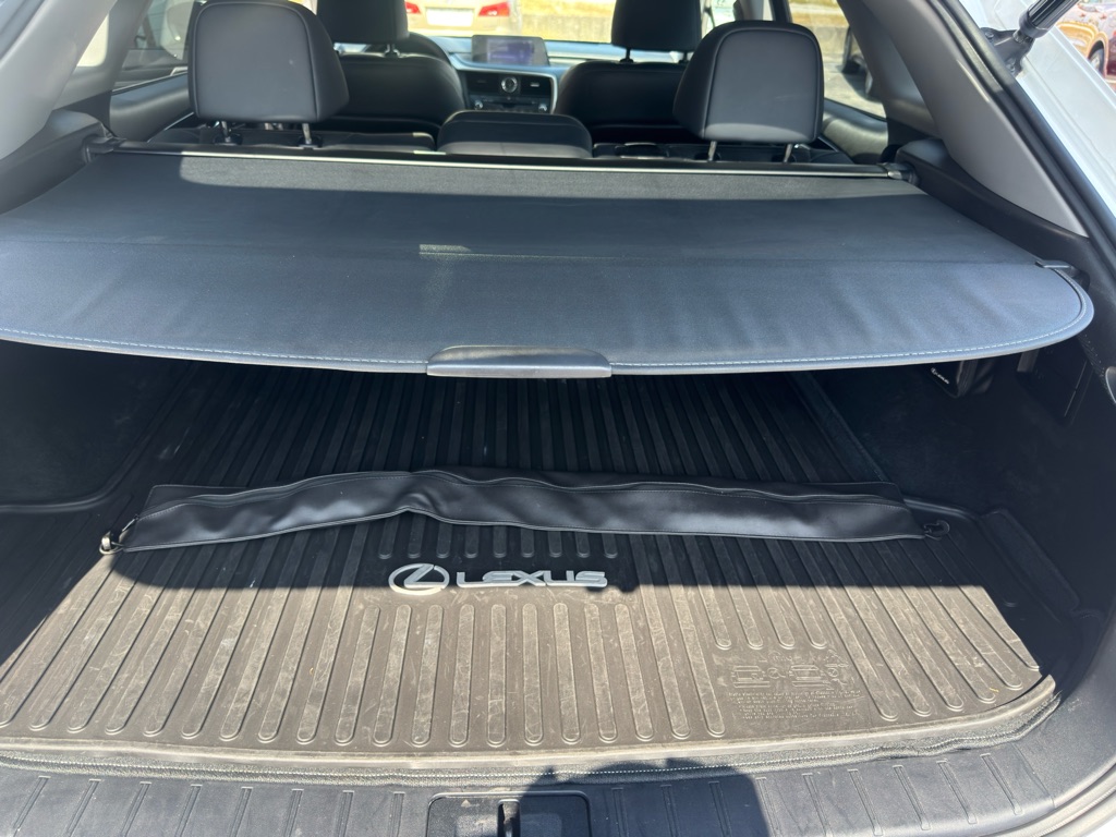 Photo 31 of this LEXUS RX