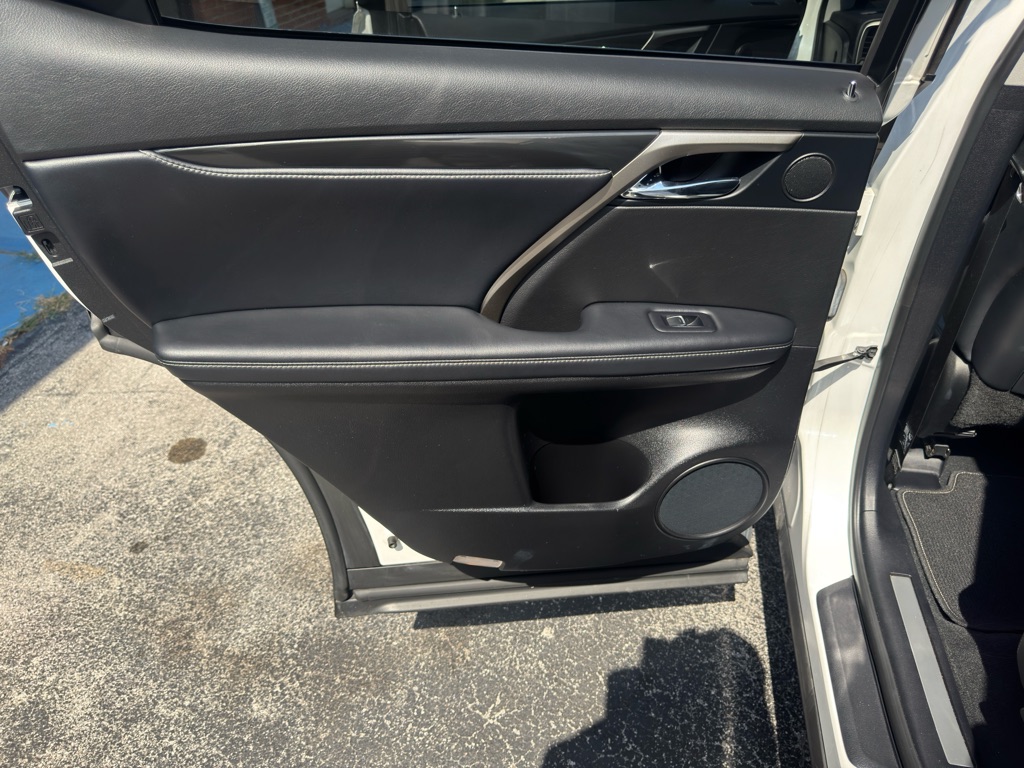 Photo 26 of this LEXUS RX