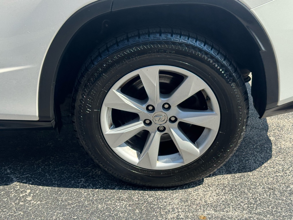 Photo 35 of this LEXUS RX
