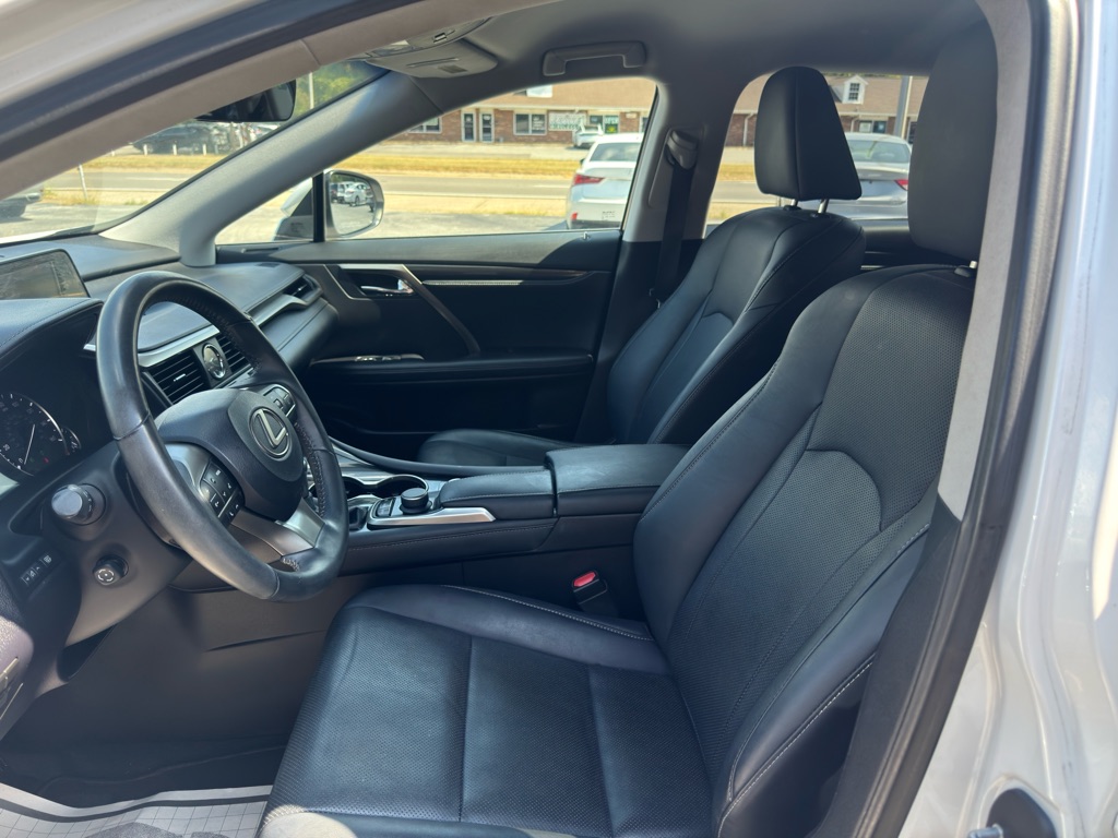 Photo 10 of this LEXUS RX