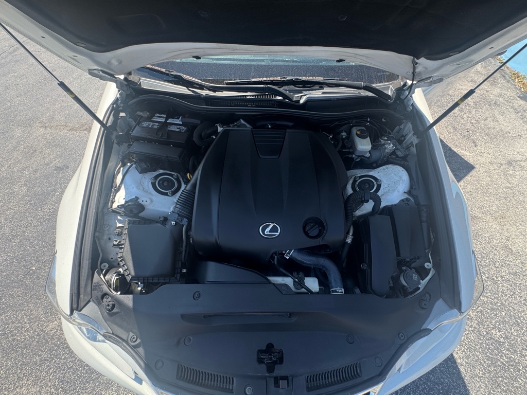Photo 36 of this LEXUS IS