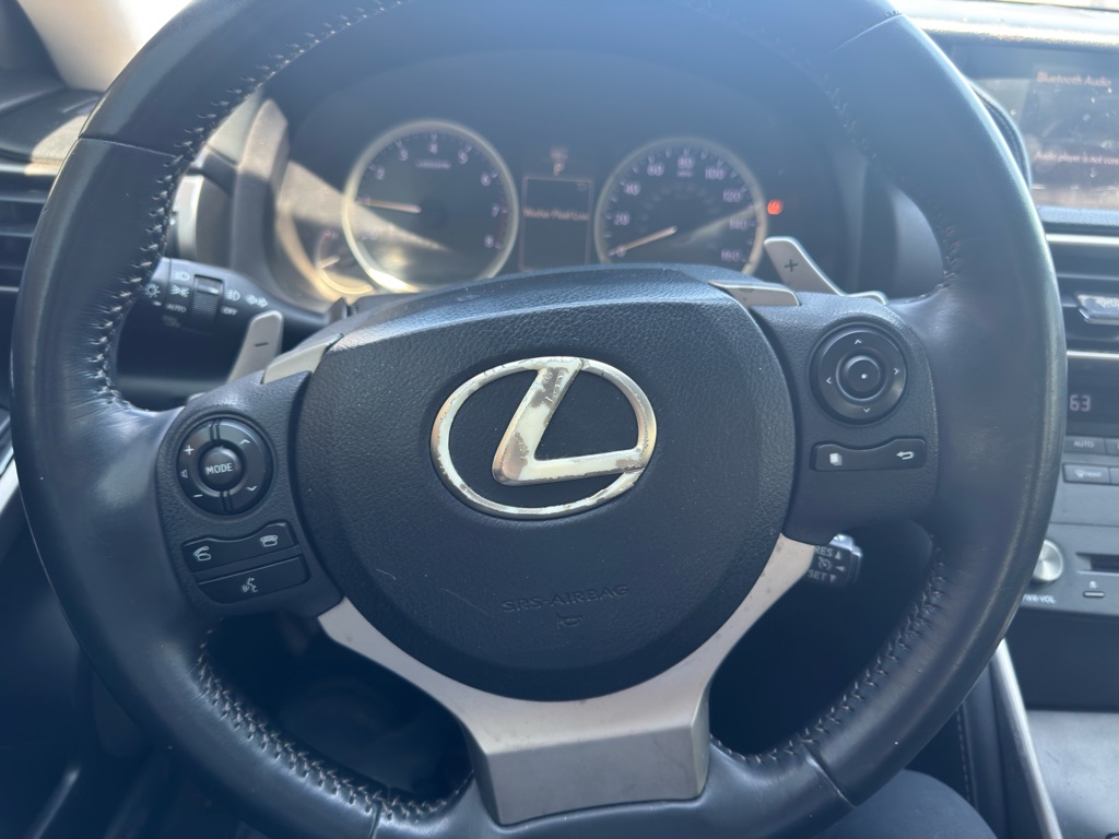 Photo 28 of this LEXUS IS