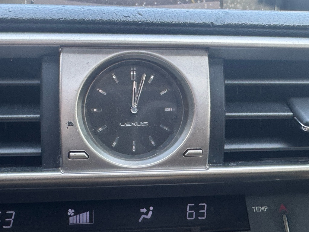 Photo 38 of this LEXUS IS