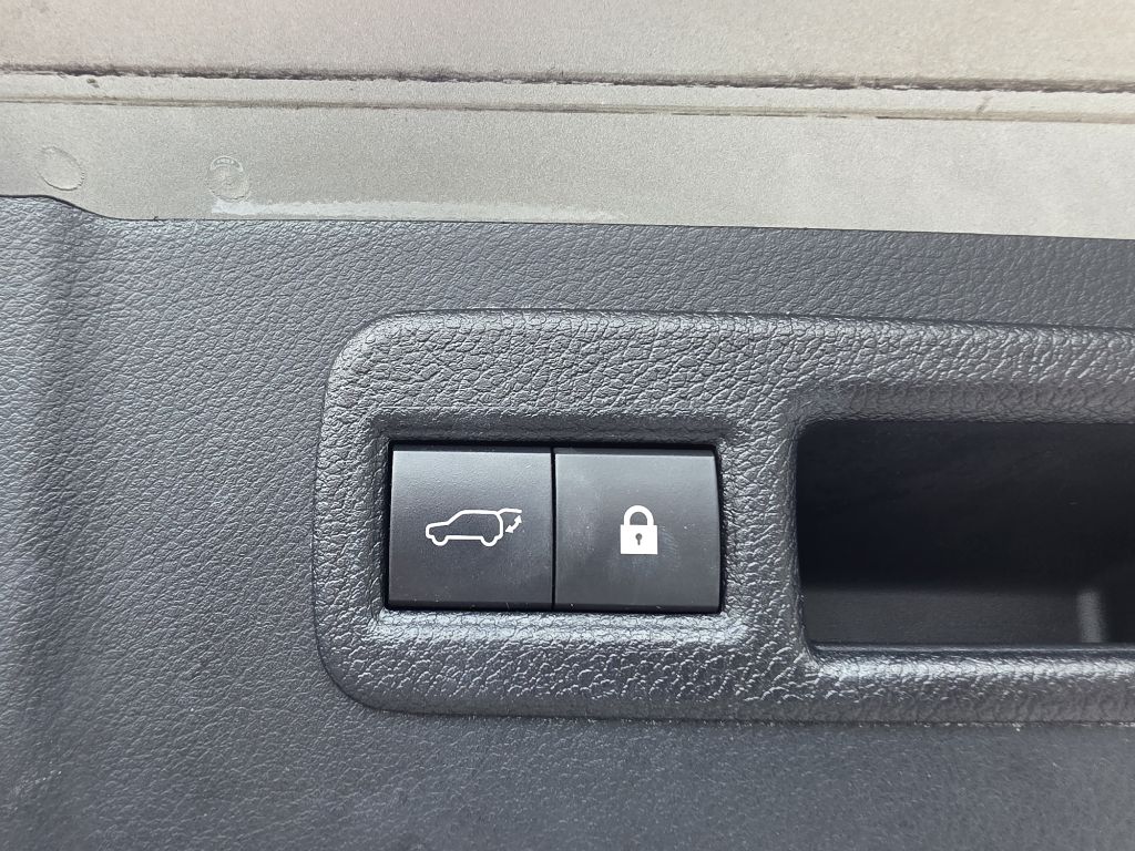 Photo 9 of this LEXUS NX